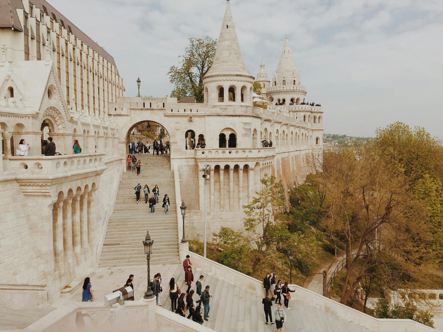 Hungary - Propriedade de: Nora, Turistas em um Castelo