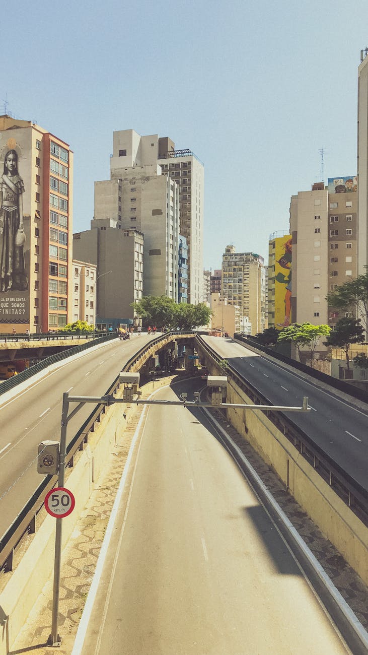 Caminhe pelo Minhocão em um dia de domingo - Passeios econômicos em São Paulo