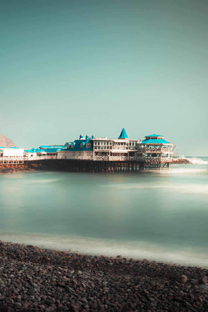 Comer em Lima - La Rosa Náutica Restaurant on an Ocean Pier in Lima, Peru - Comer em Lima