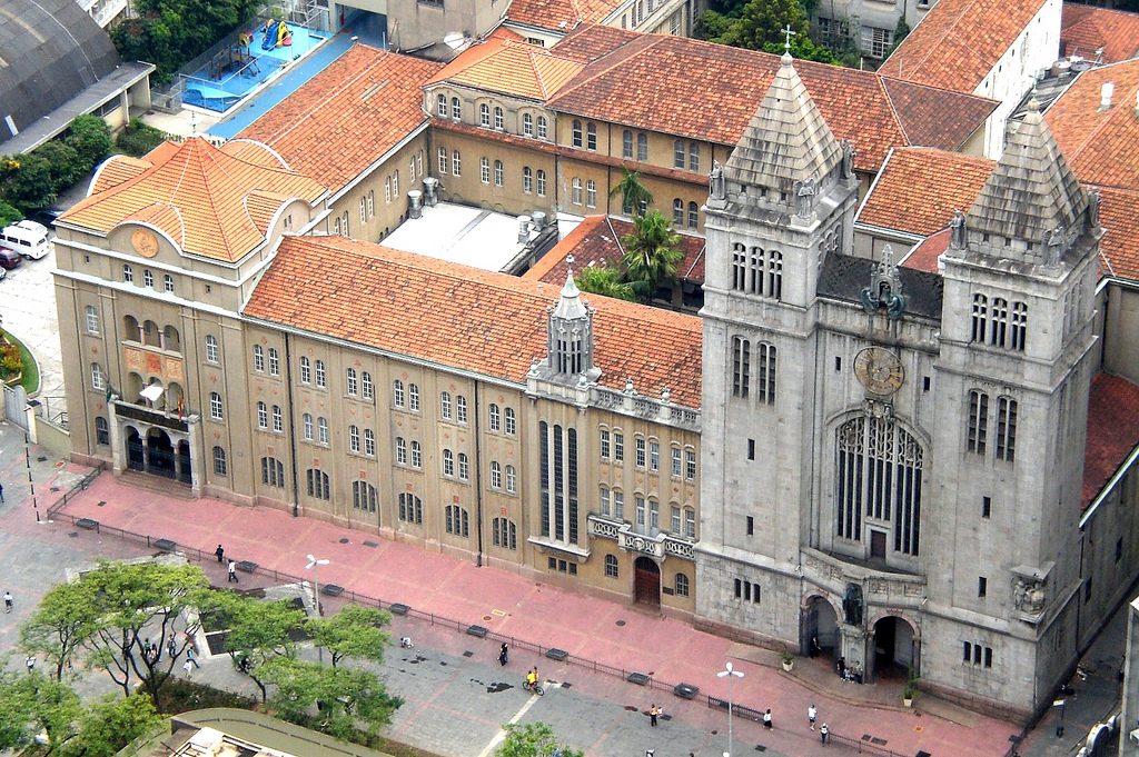 Visite a Catedral da Sé e o Mosteiro de São Bento - Passeios econômicos em São Paulo