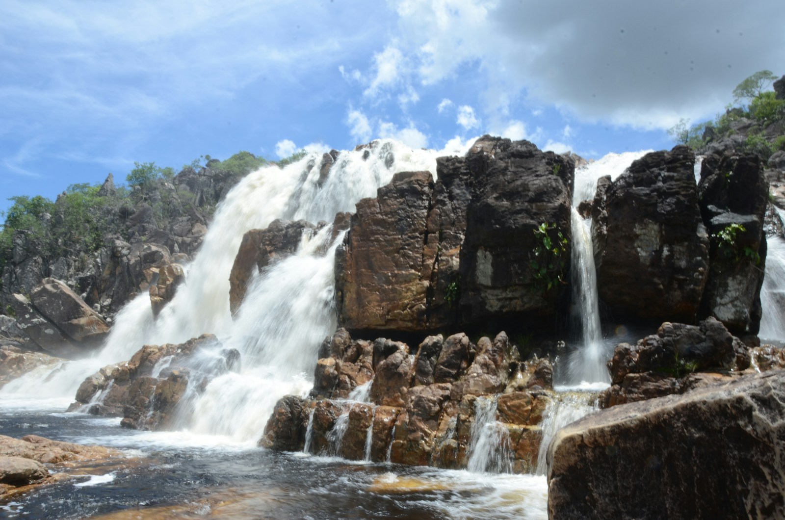 waterfalls during daytime - Cachoeiras na Chapada dos Veadeiros