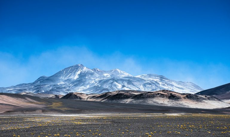 mountain covered with snow - Deserto do Atacama