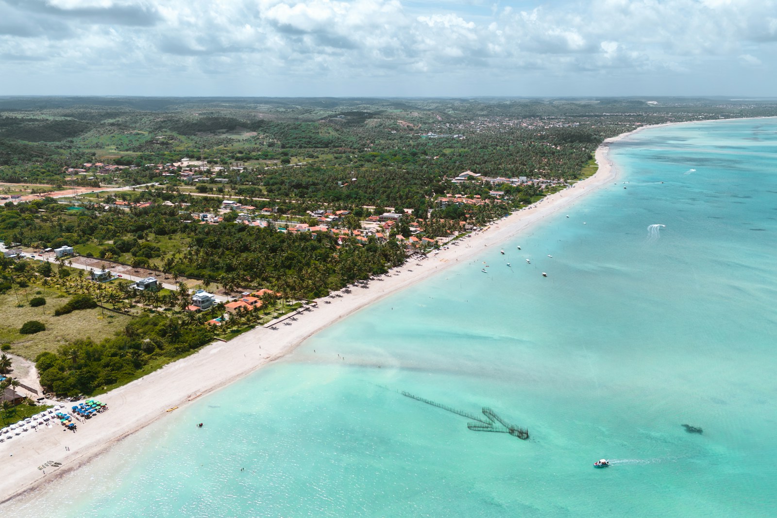 a bird's eye view of a beach and ocean - Praias do Nordeste