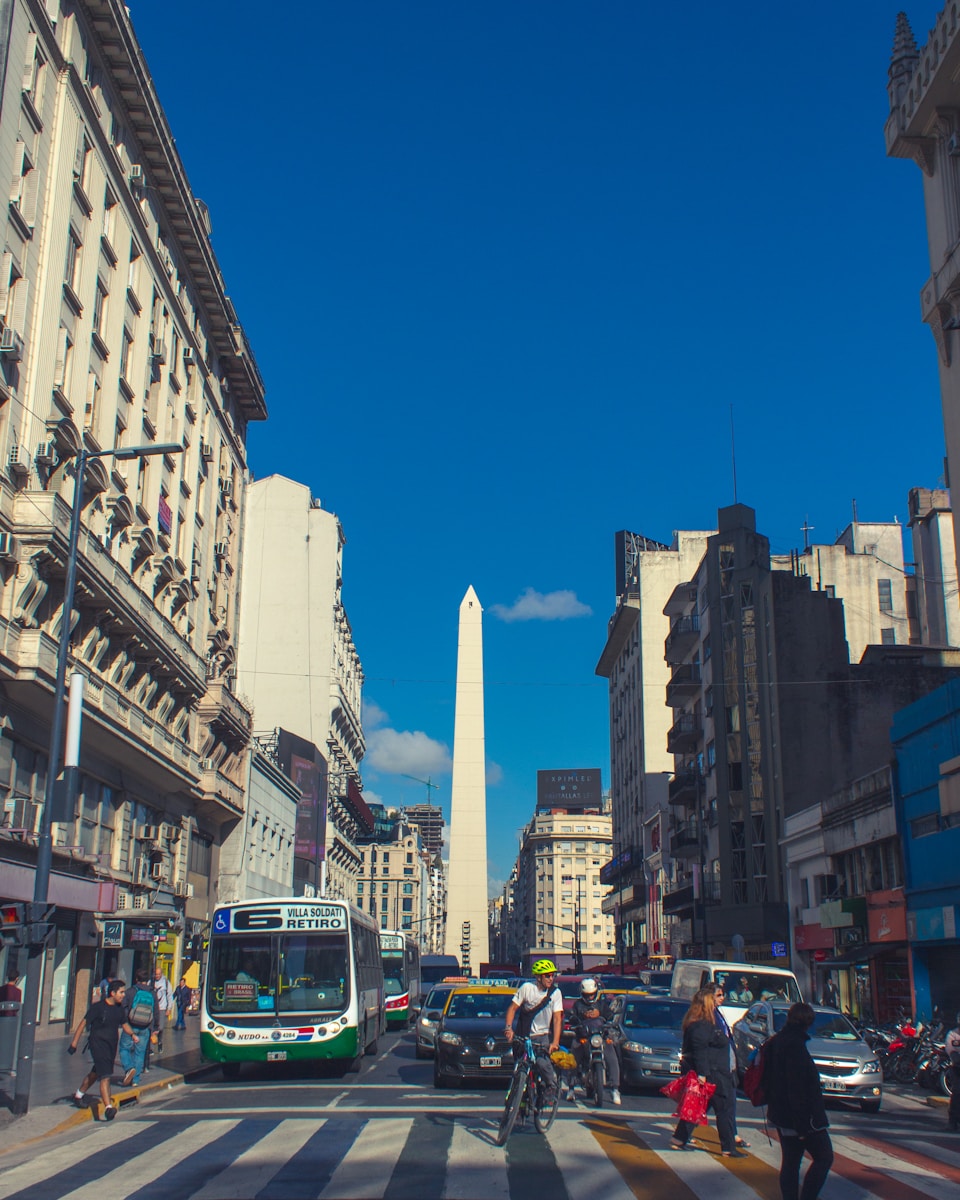 cars on road near high rise buildings during daytime - Museus Imperdíveis em Buenos Aires